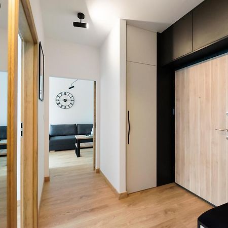 Wola Skwer Sunny Apartment Warsawa Bagian luar foto