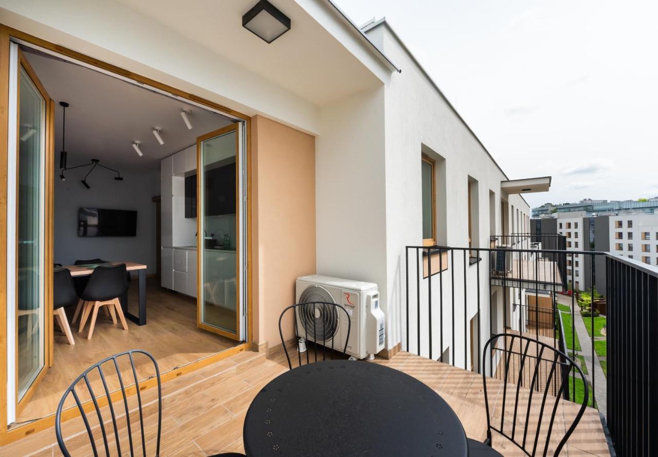 Wola Skwer Sunny Apartment Warsawa Bagian luar foto