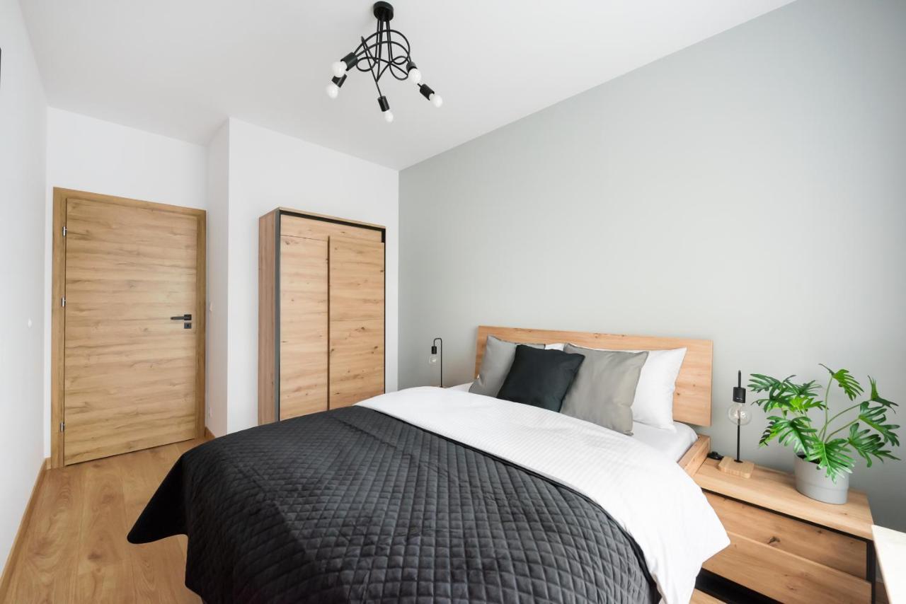 Wola Skwer Sunny Apartment Warsawa Bagian luar foto