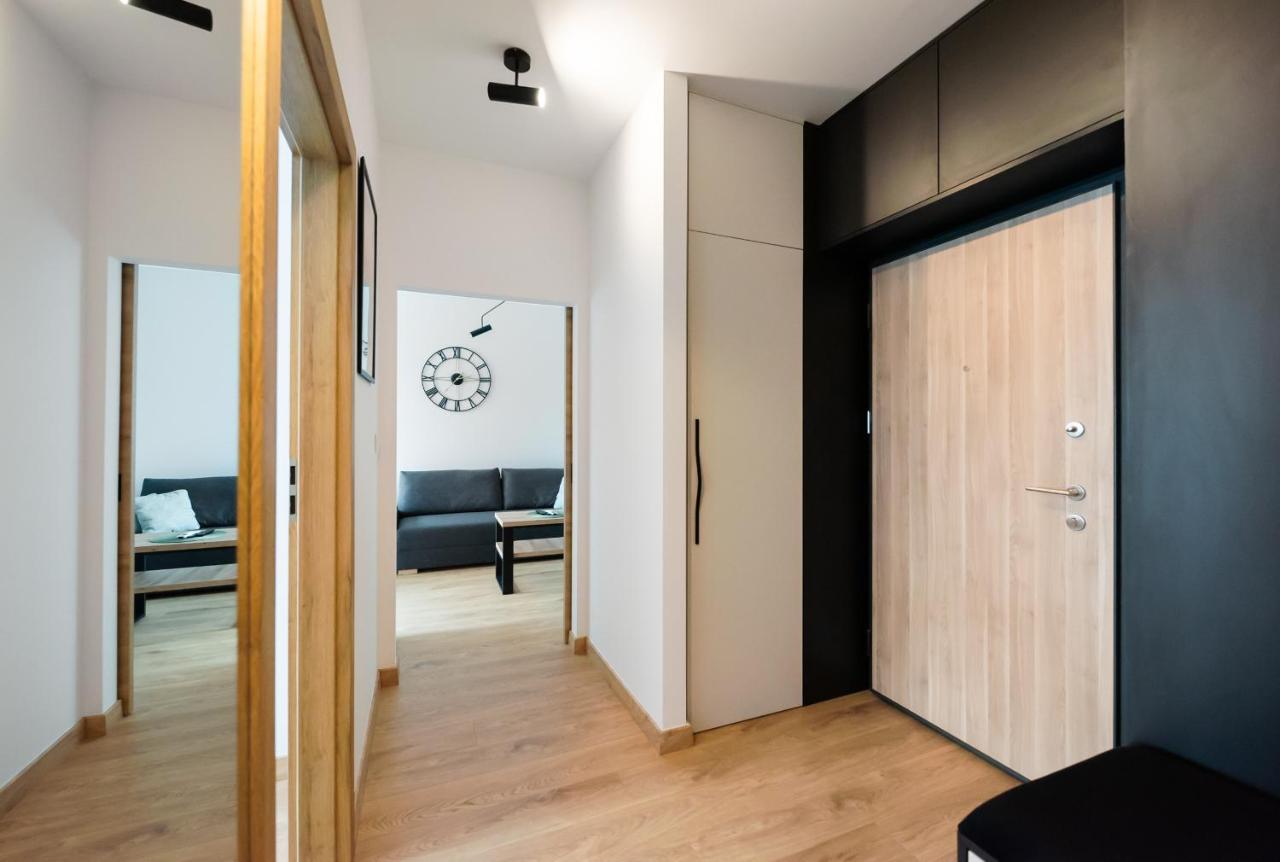 Wola Skwer Sunny Apartment Warsawa Bagian luar foto