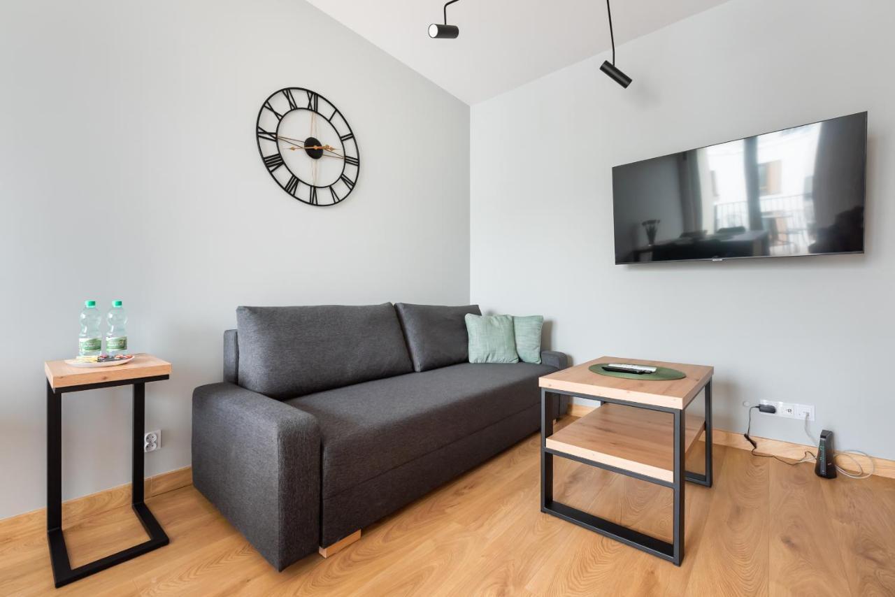 Wola Skwer Sunny Apartment Warsawa Bagian luar foto