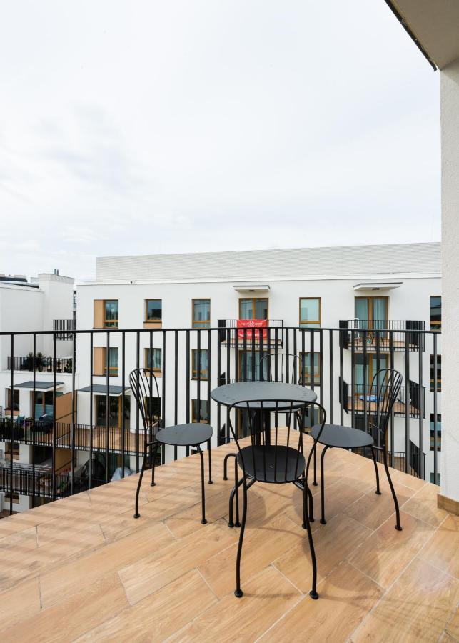 Wola Skwer Sunny Apartment Warsawa Bagian luar foto